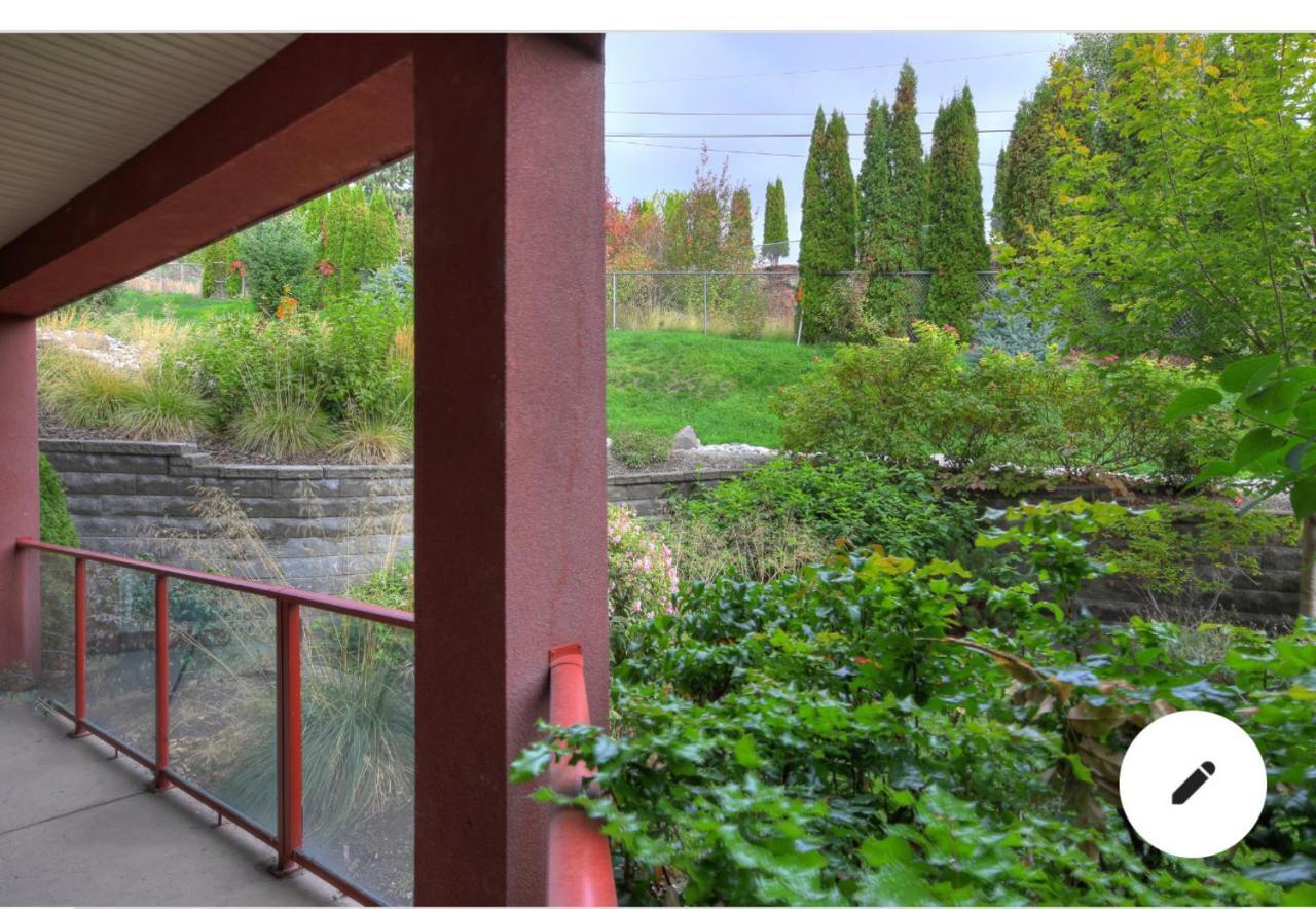 Stay In The Okanagan - Copper Sky, เวสต์ เคโลว์นา ภายนอก รูปภาพ